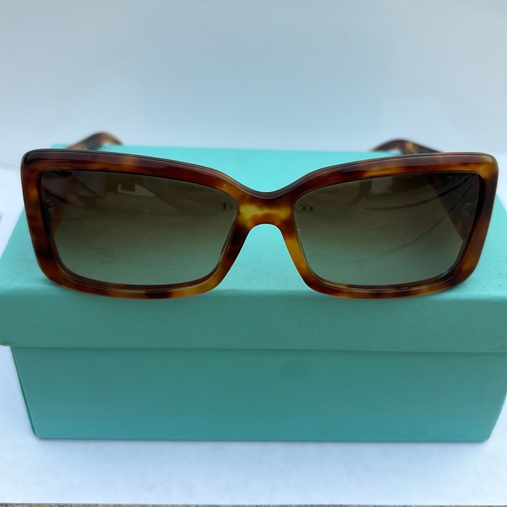 Return to Tiffany’s *authentic* sunglasses